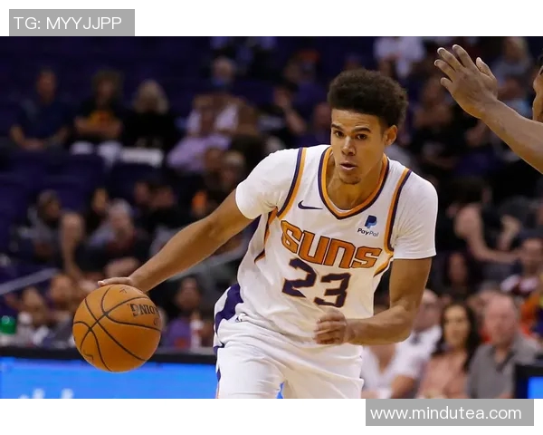 卡梅隆约翰逊的崛起之路：从新秀到NBA明星的蜕变与挑战